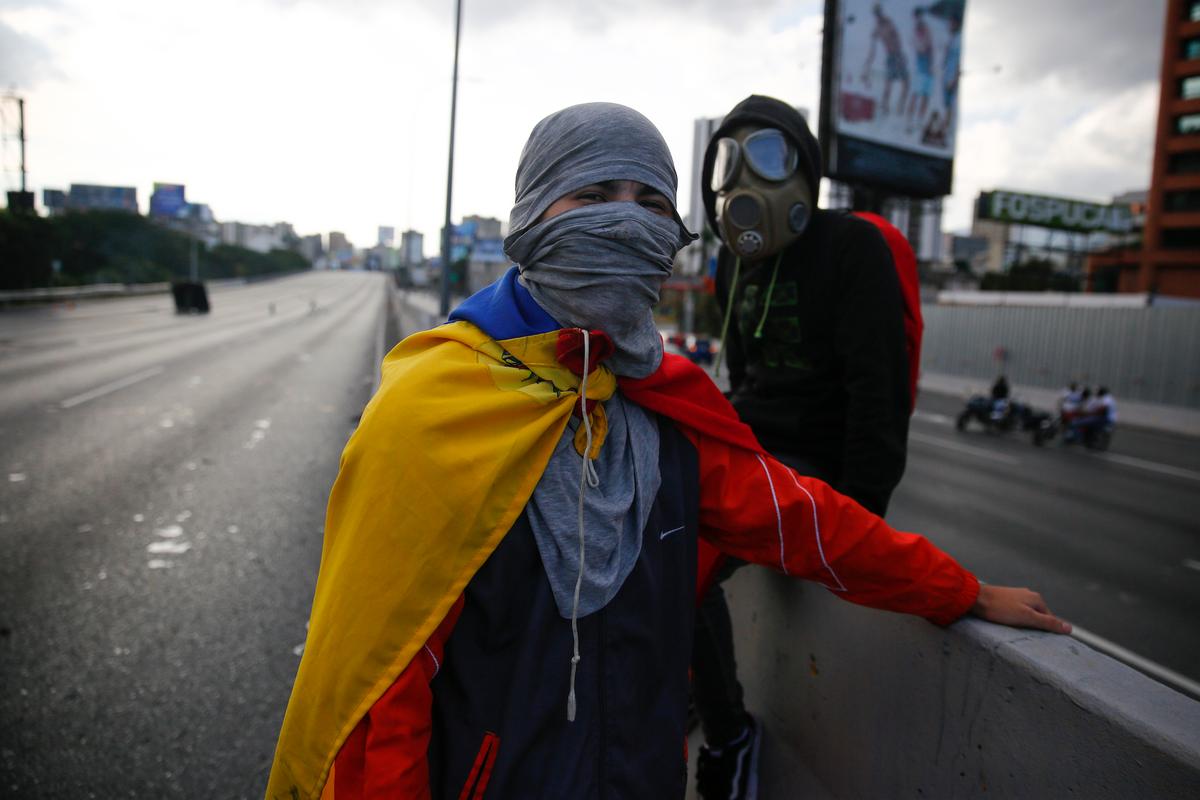 Venezuelans Warn Against Bringing Socialism to the United States