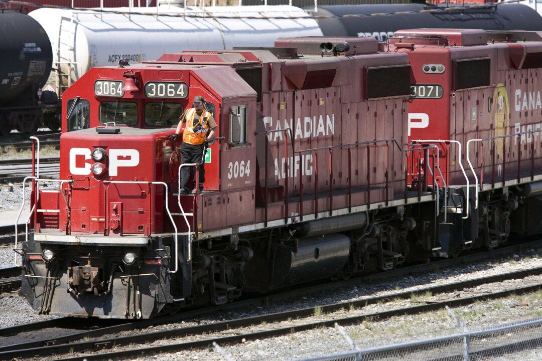 Union Issues Strike Notice to CP Rail as Groups Ask Ottawa to Prevent Work Stoppage