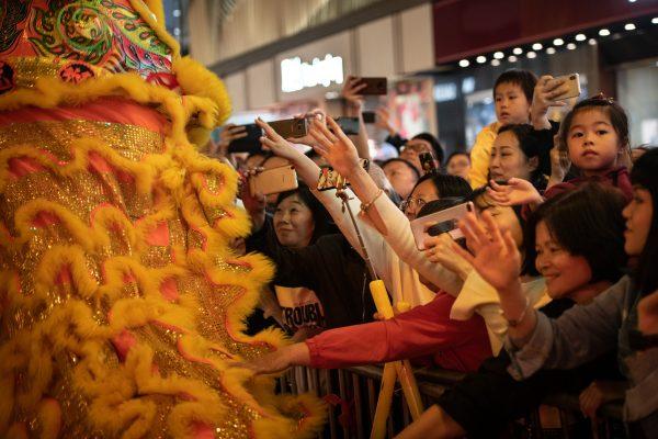 REPLAY: Hong Kong Night Parade Kicks Off Lunar New Year Celebrations