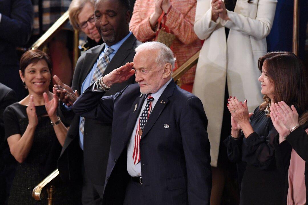 Buzz Aldrin Salutes President Trump After Being Honored at SOTU