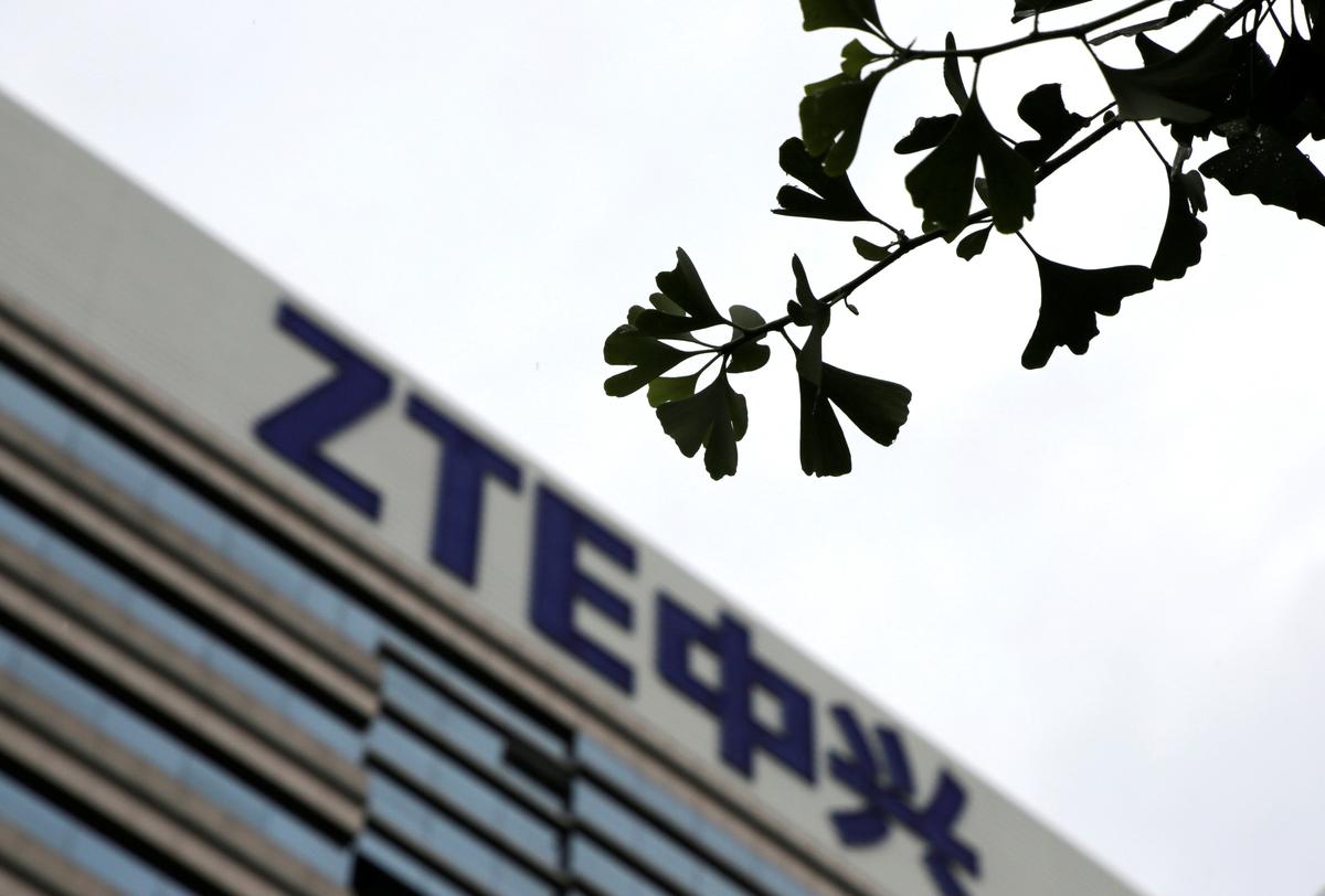 US Lawmakers Target China’s ZTE With Sanctions Bill