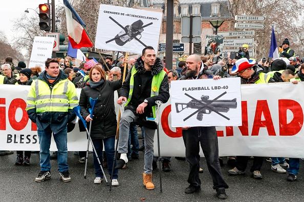 Yellow Vest Denounce Police Violence After Severe Injuries From LBD-Guns Shoots
