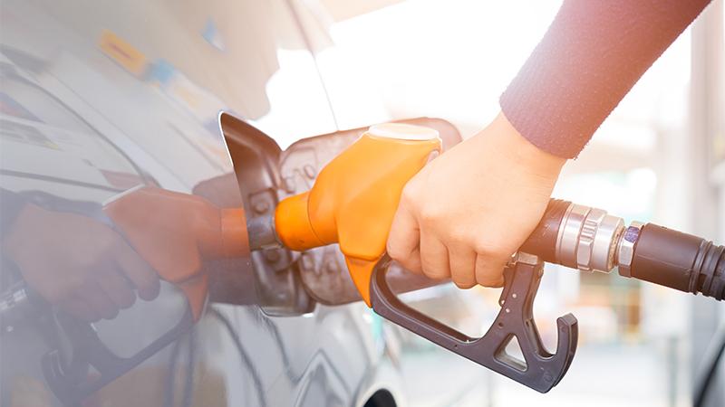 Boy Walks Over to Help Pump Gas for an Elderly Man and He Didn’t Just Stop at That