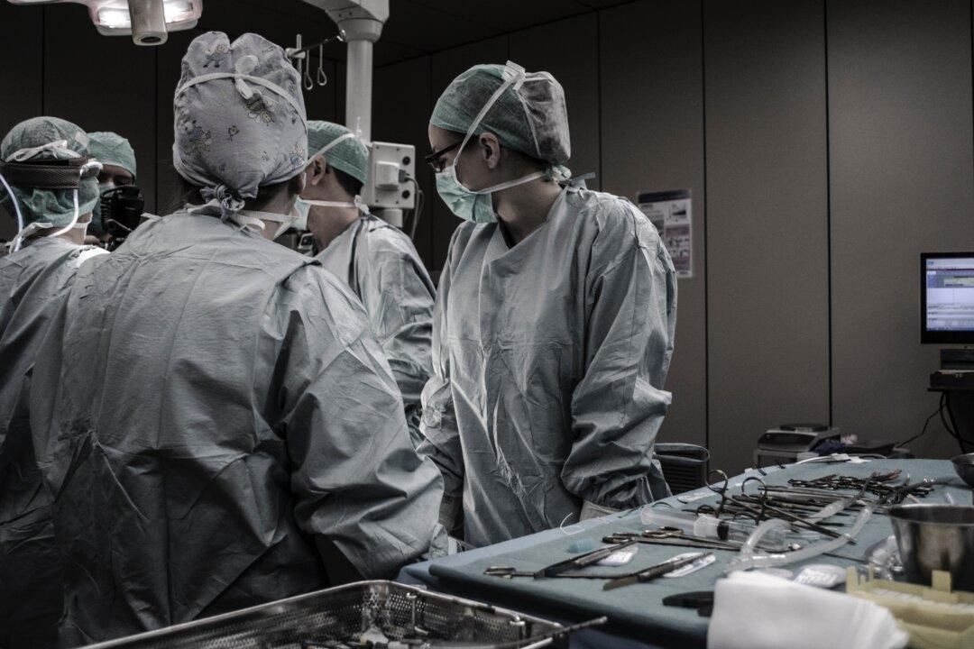 Whose Hearts, Livers and Lungs Are Transplanted in China?