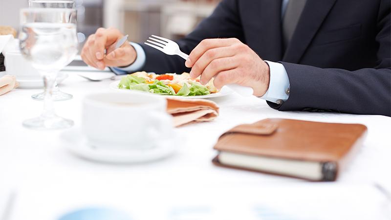 Man Finds Homeless Lady Using Money to Rent Books and Raises Over $10,000 for Her