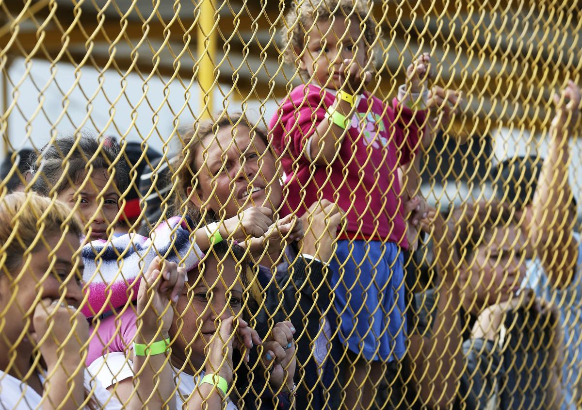 Border Patrol Rescues 5 in Texas Near Where Caravan Waits