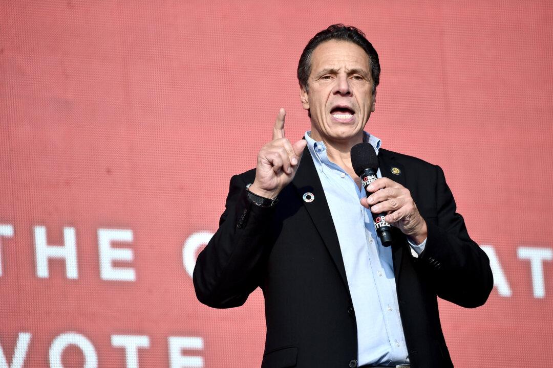 New York Governor Blames State Budget Shortfall on Republicans in Congress