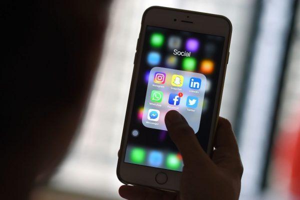 Nova Scotia to Restrict Cell Phones in Schools