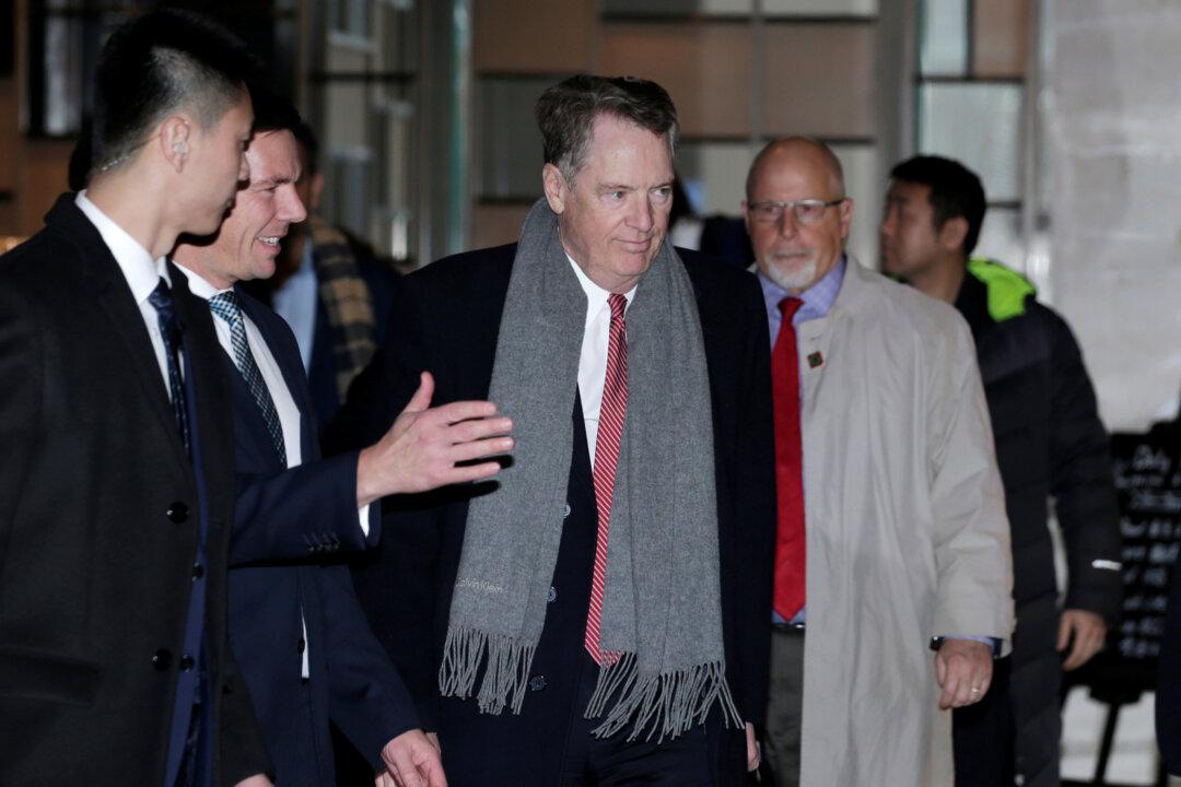 Top US Officials Arrive in China for Trade Talks as Deadline Looms