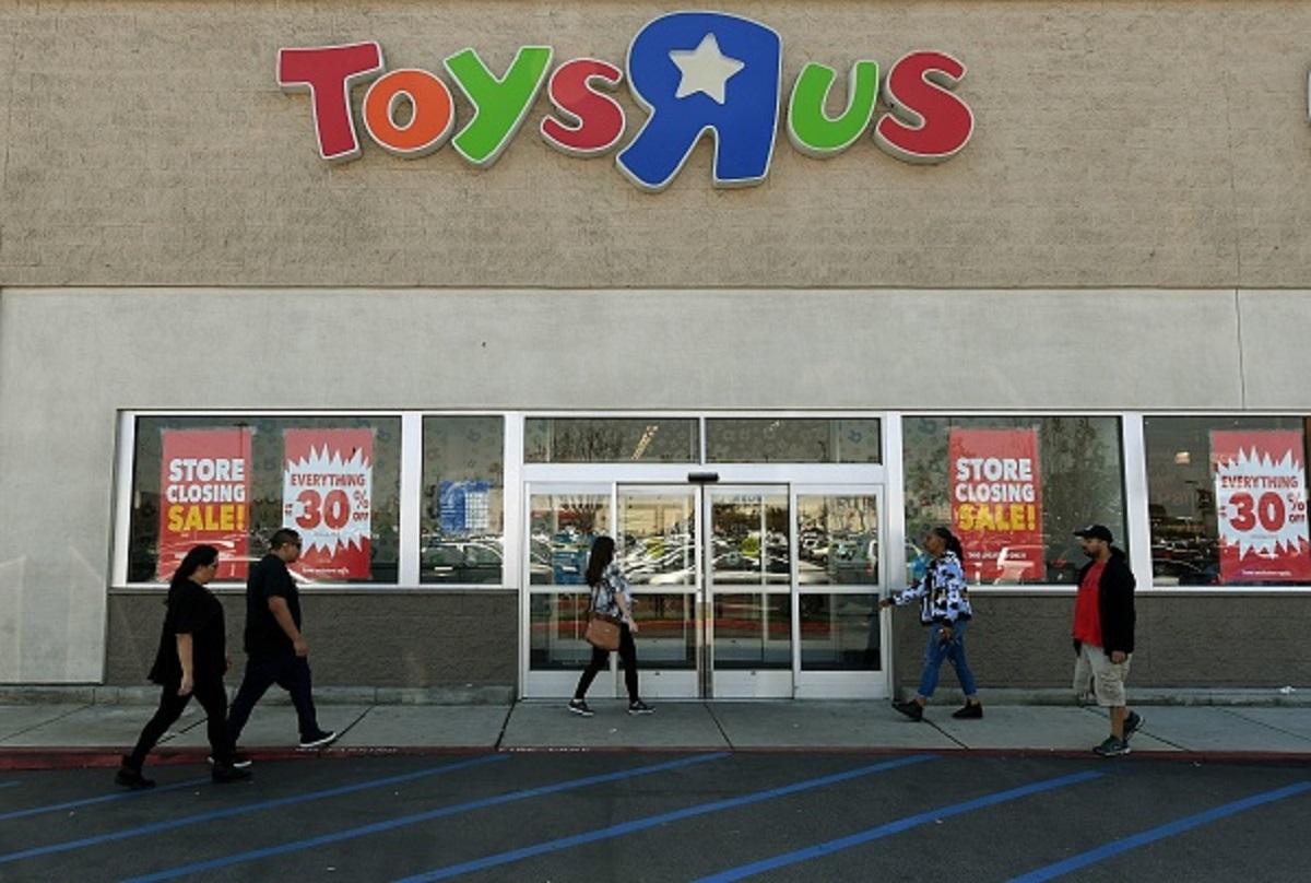 Toys ‘R’ Us Returns, Opens First New Store in New Jersey