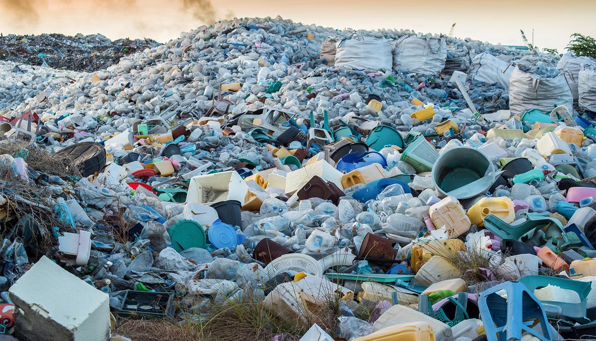 Dutchman Invents System to Clean Plastic from Ocean, Says It Could Clear 1/2 Ocean Plastic in 5 Years