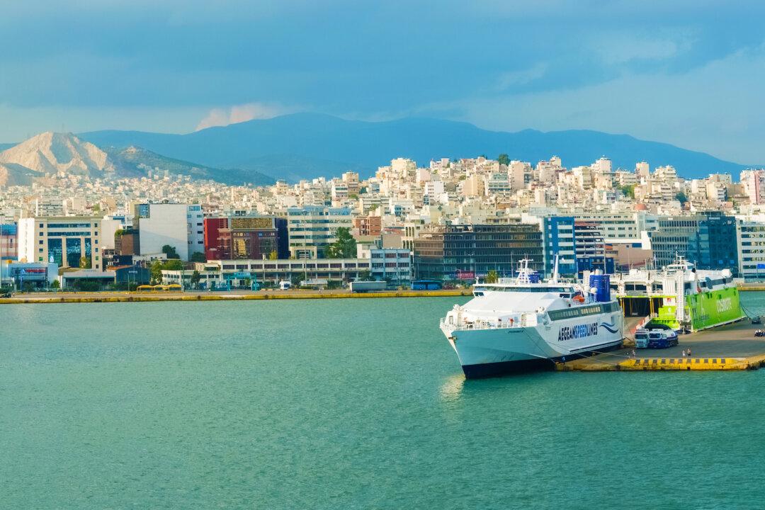 CCP Acquires 96 Ports Worldwide, Experts Raise Alarm on Beijing’s Ambitions