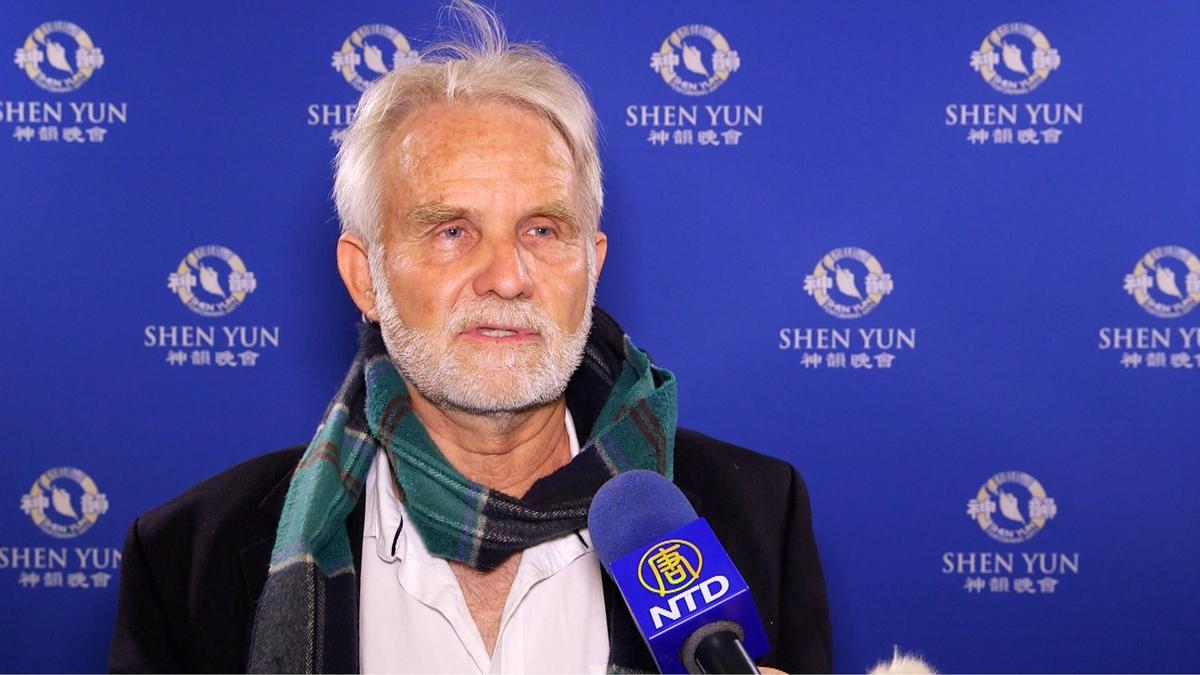 Artist and University Instructor Calls Shen Yun Inspiring and Healing