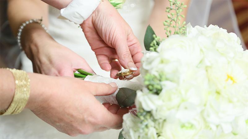 Bride Slammed for Kicking out Sister at Wedding for ‘Inappropriate’ Speech