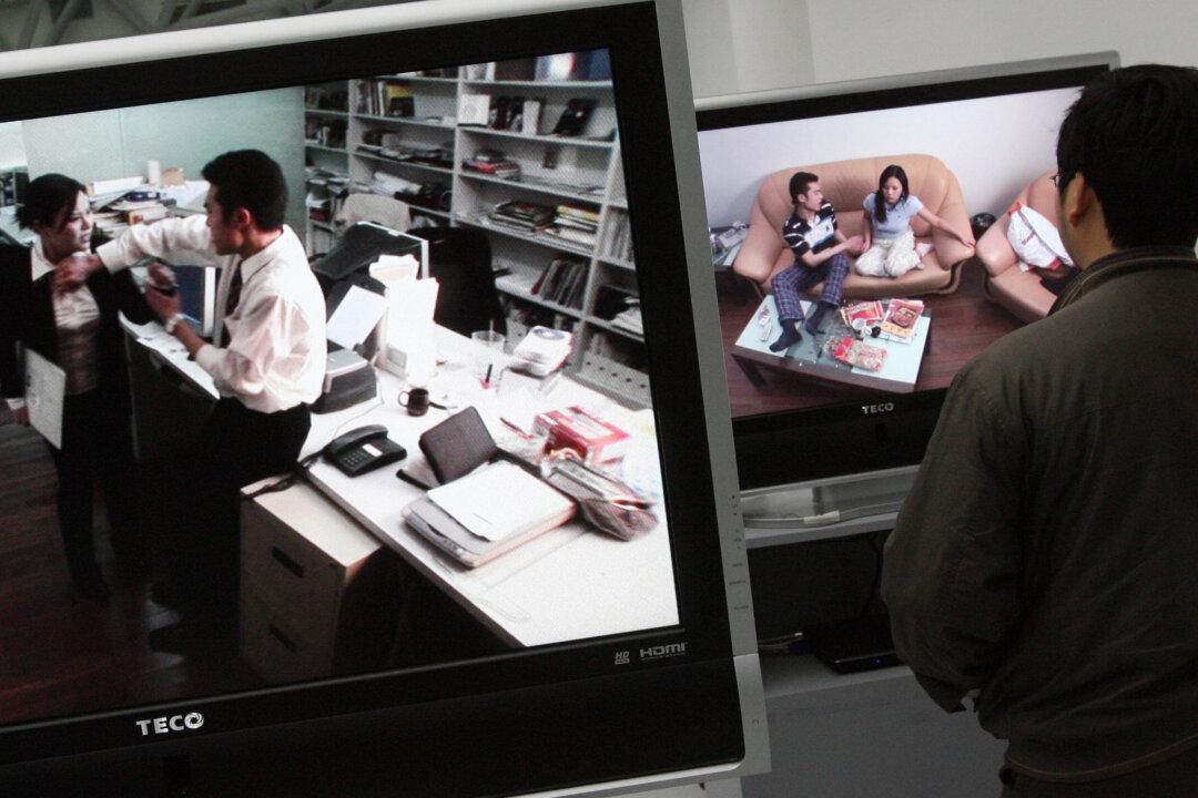 Chinese Tourist Fights With Wife on New York Streets–Arrested for Domestic Violence