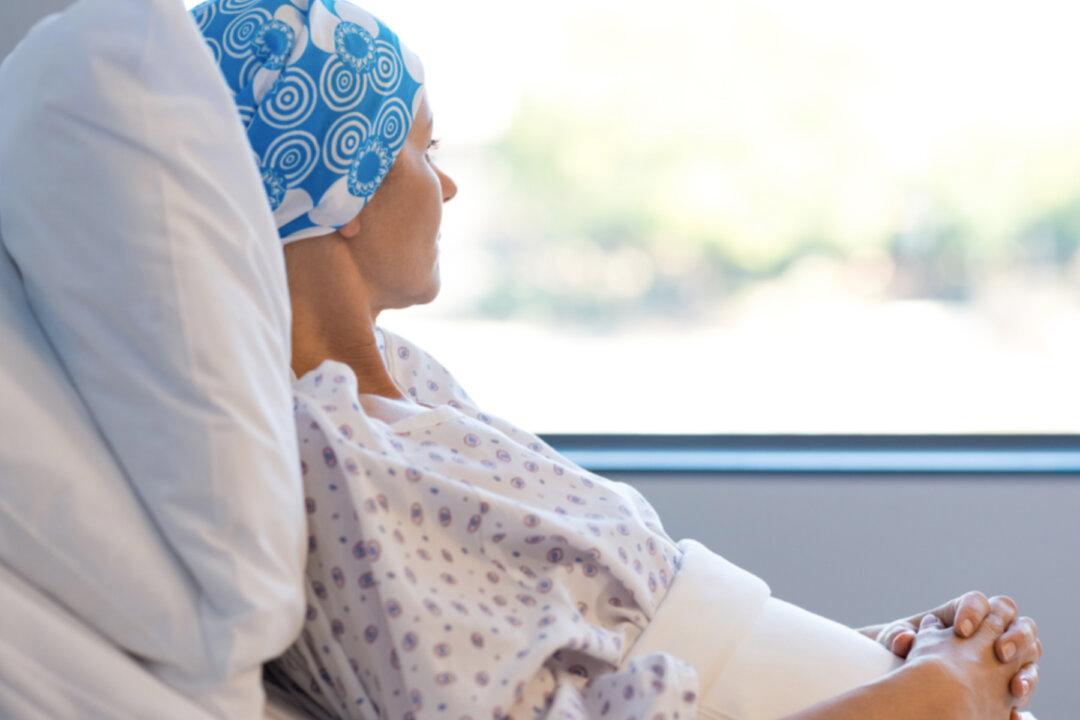 Lady Who Celebrated Last Chemo by Singing ‘Amazing Grace’ Prepares to Fight Cancer Again