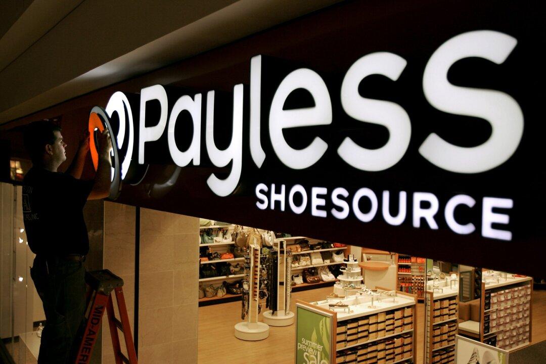 New Jersey Couple Buys Every Pair of Shoes From Closing Store, Donates Them to Women’s Shelter