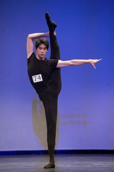 <span style="font-weight: 400;">Piotr Huang </span>showcases his technical mastery at NTD Television’s 6th International Classical Chinese Dance Competition. (Larry Dai)