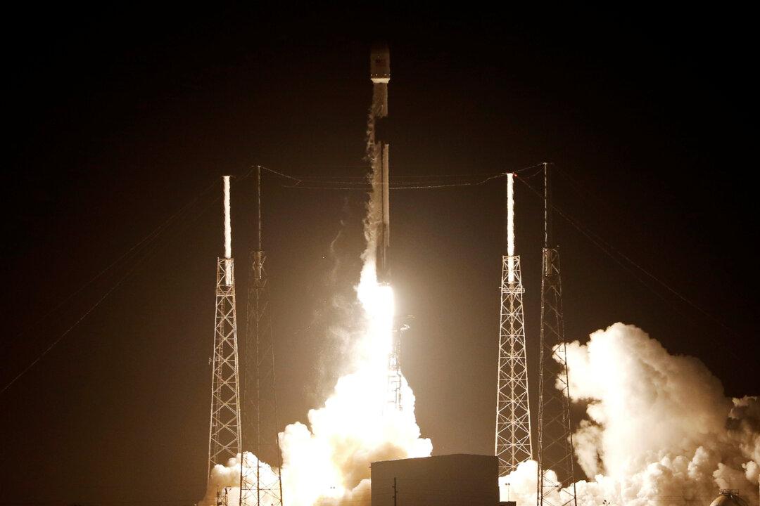 SpaceX Launches Station Supplies, Celebrates 50th Rocket Landing