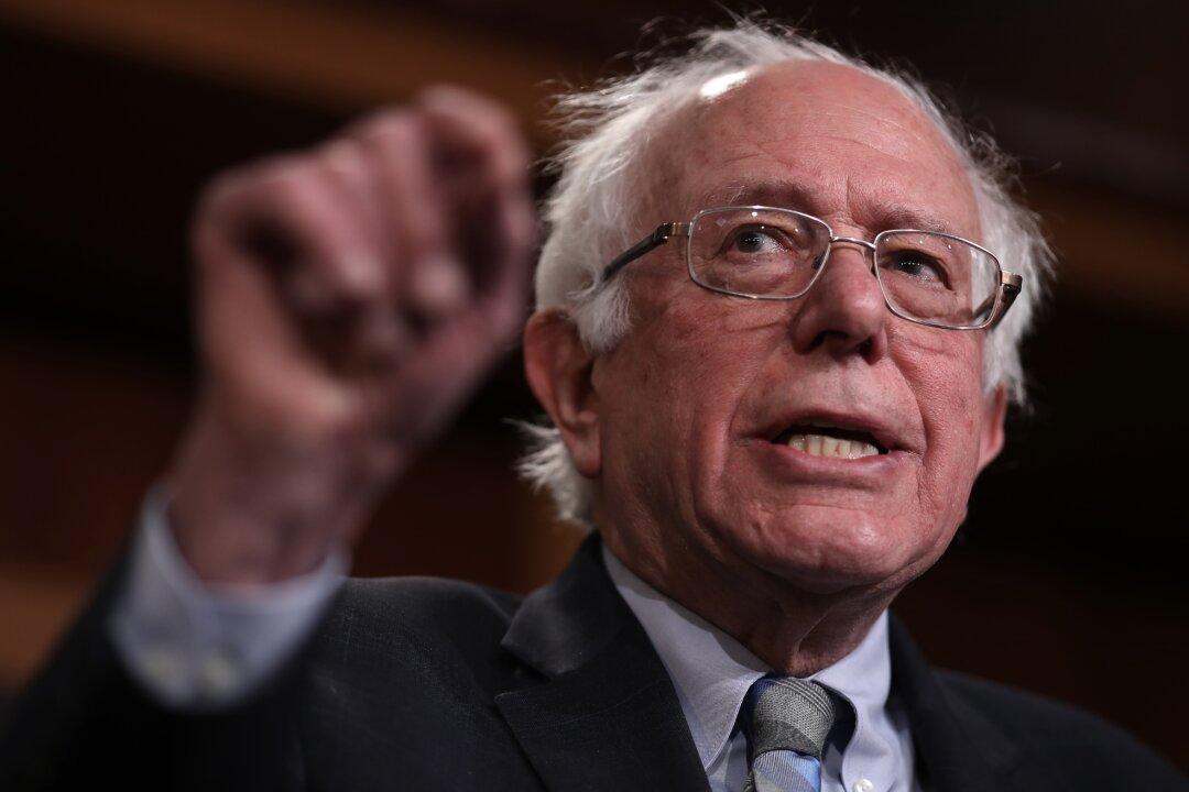 Socialist Sen. Bernie Sanders Refuses to Call for Venezuela’s Nicolás Maduro to Step Down