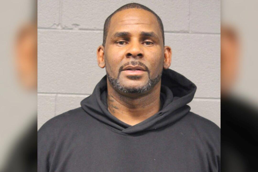 R. Kelly Still Jailed in Lieu of Bond Payment