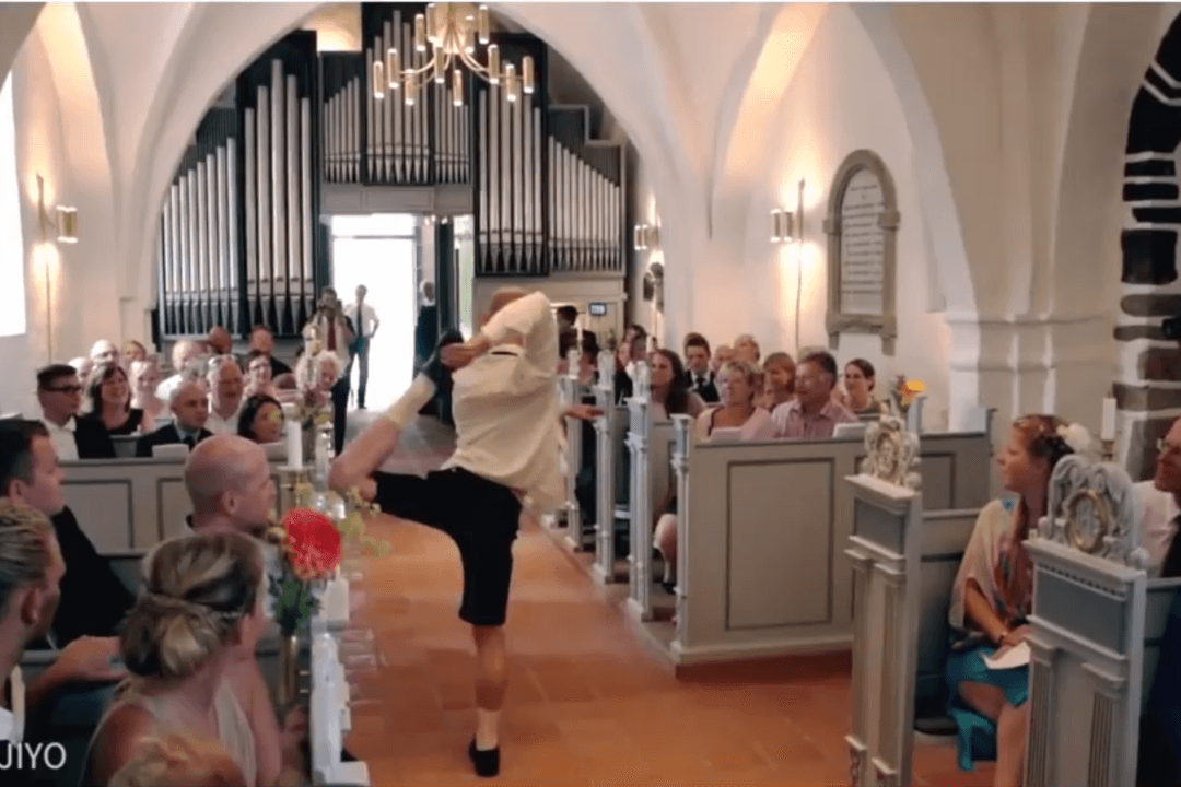 Fun Wedding Flash Mob!