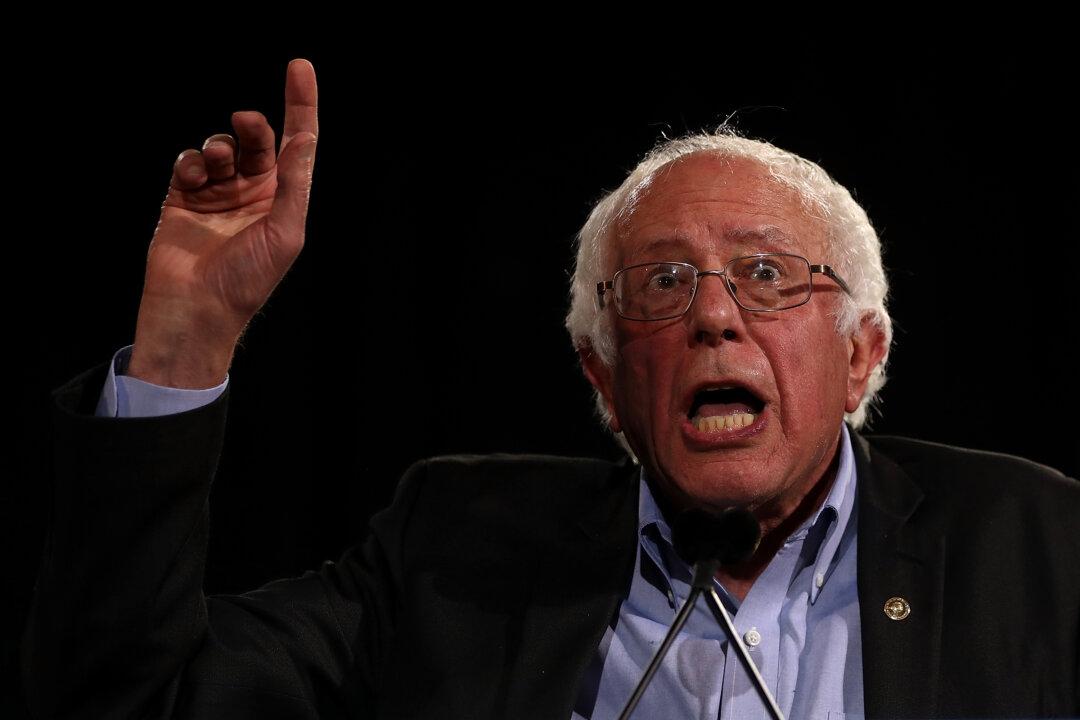 Videos Emerge of Bernie Sanders Praising Castro, Communism