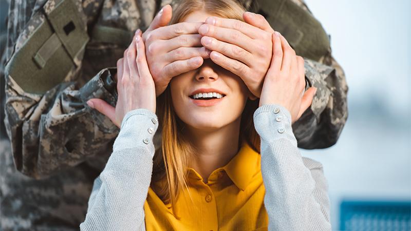 Army Dad Returns for 72 Hours to Surprise Daughter at Her University Graduation