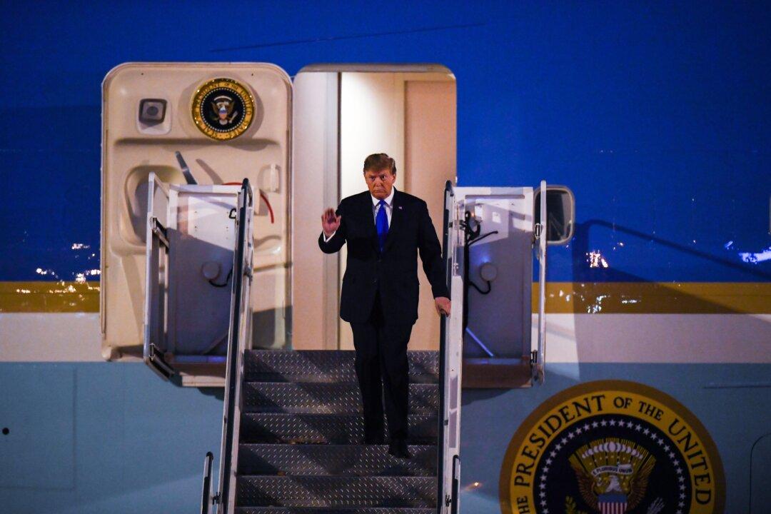Trump Arrives in Vietnam for Second Summit With Kim
