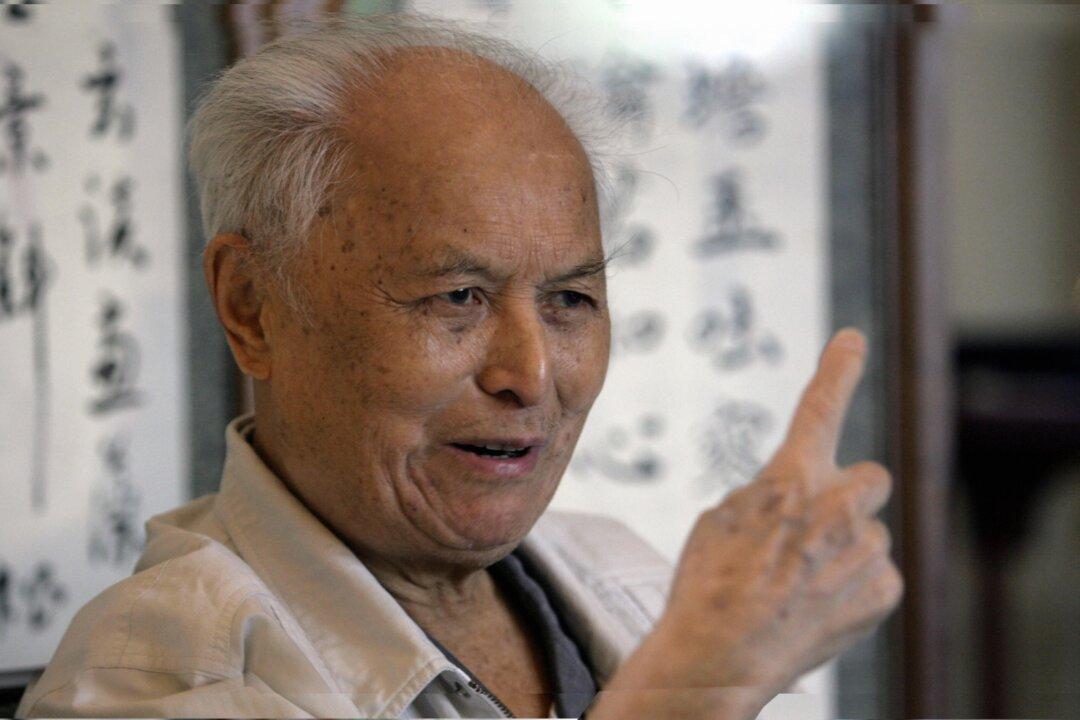 Chinese Regime Stays Silent on Funeral for Former Mao Secretary