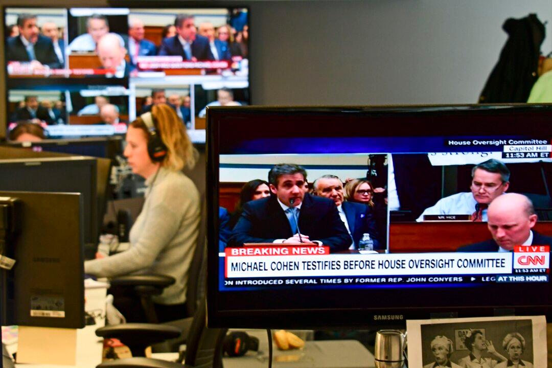 Media Is Being Forced Into Writing Mueller Fan Fiction