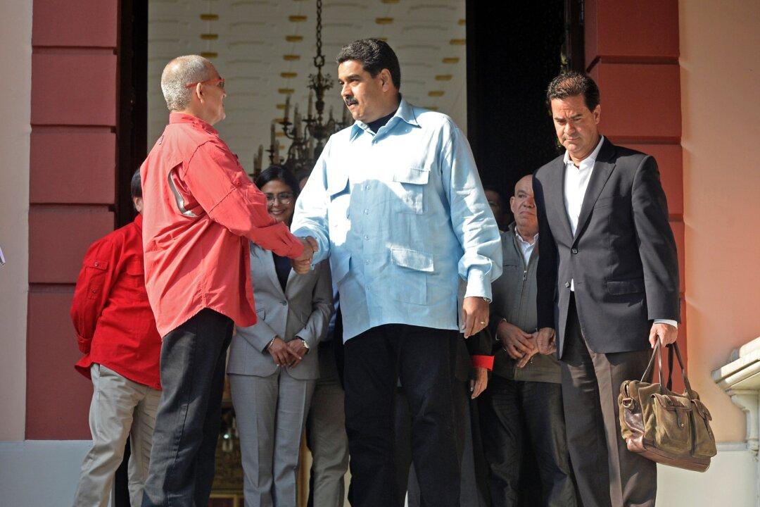 Maduro Forces, Crime Groups Fight Over Minerals in Venezuela’s South as Oil Revenues Stagnate