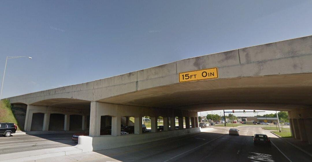 Two Officers Spent Three Hours on an Overpass Convincing a Man Not to Jump