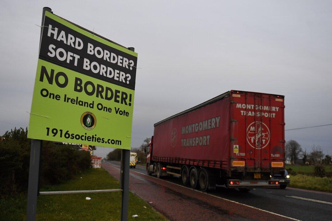 UK to Set up Brexit Advisory Groups to Find Alternative Arrangements for Irish Border