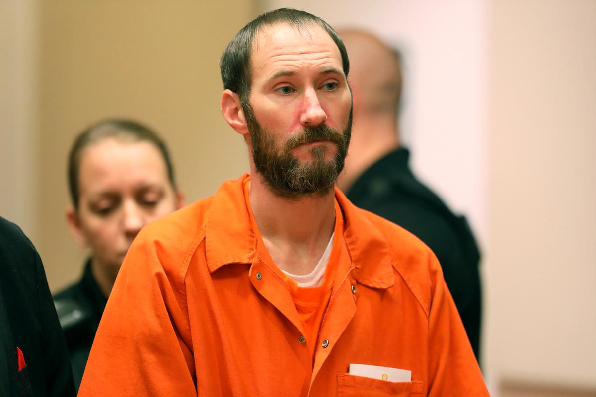 Homeless Veteran and Woman Behind $400,000 GoFundMe Scam Plead Guilty
