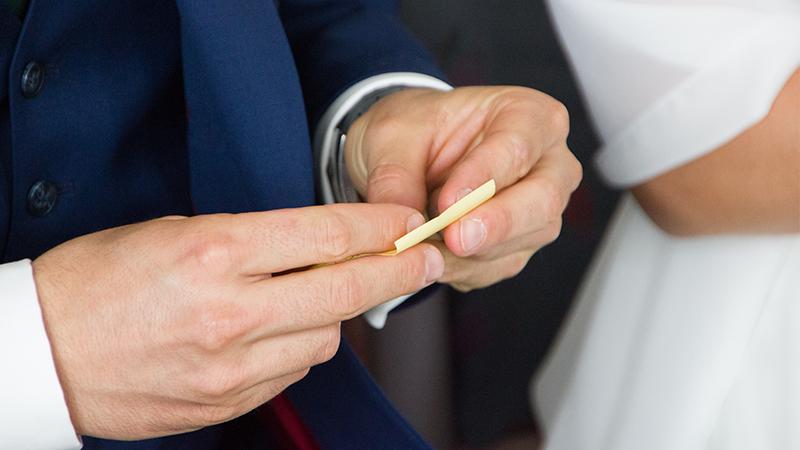 Mom Gives Note to Daughter’s Husband on Their Wedding Day ‘Just Between the Two of Them’