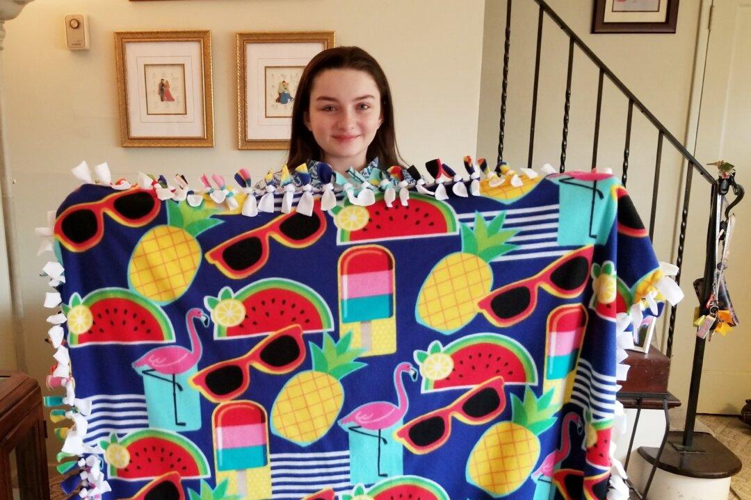 Teen With Lupus Donates Blankets to Those in Need