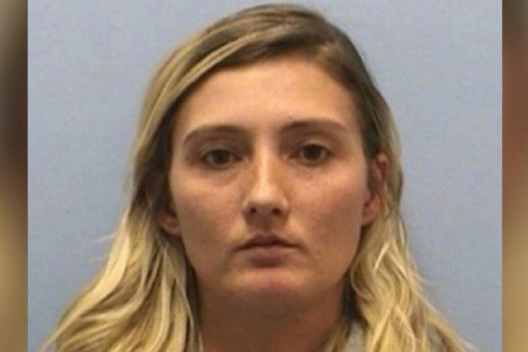 28-Year-Old Mother Abandoned Five Children to Take Trip to Beach in Another State: Police
