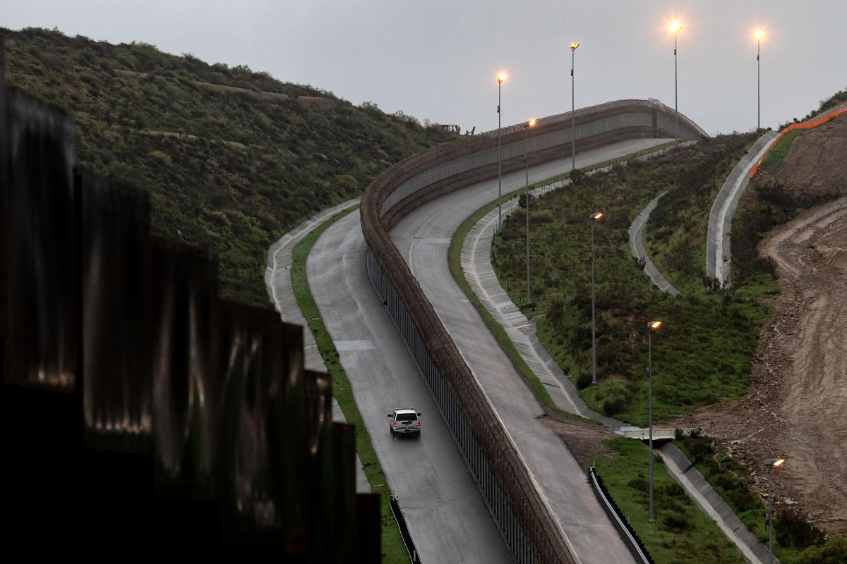 Trump to Request $8.6 Billion for Border Wall in 2020 Budget
