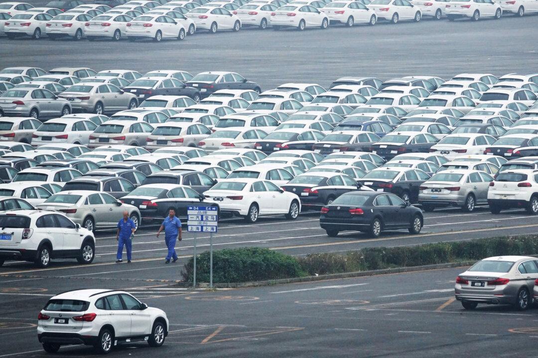 China Auto Sales Fall 14 percent in February, Mark Eighth Month of Decline