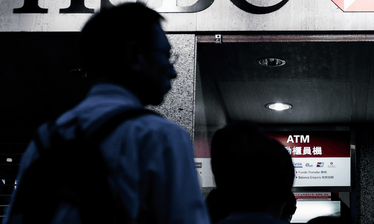 Thief Steals Money From Woman, Returns it When He Sees Her ATM Account is Empty