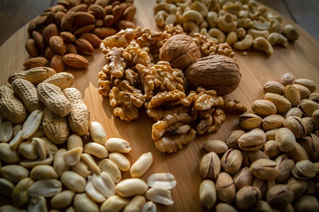 Heart Disease Risk in Diabetics Can Be Reduced by Eating Nuts