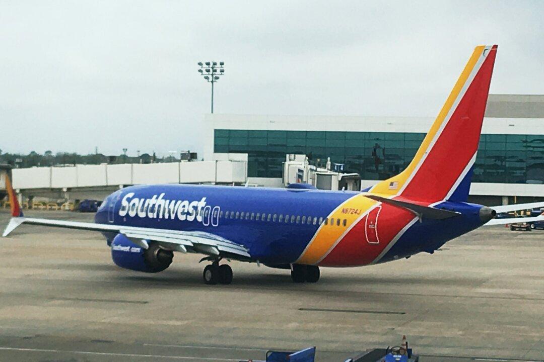 FAA Says 737 MAX Safe to Fly After Ethiopia Crash