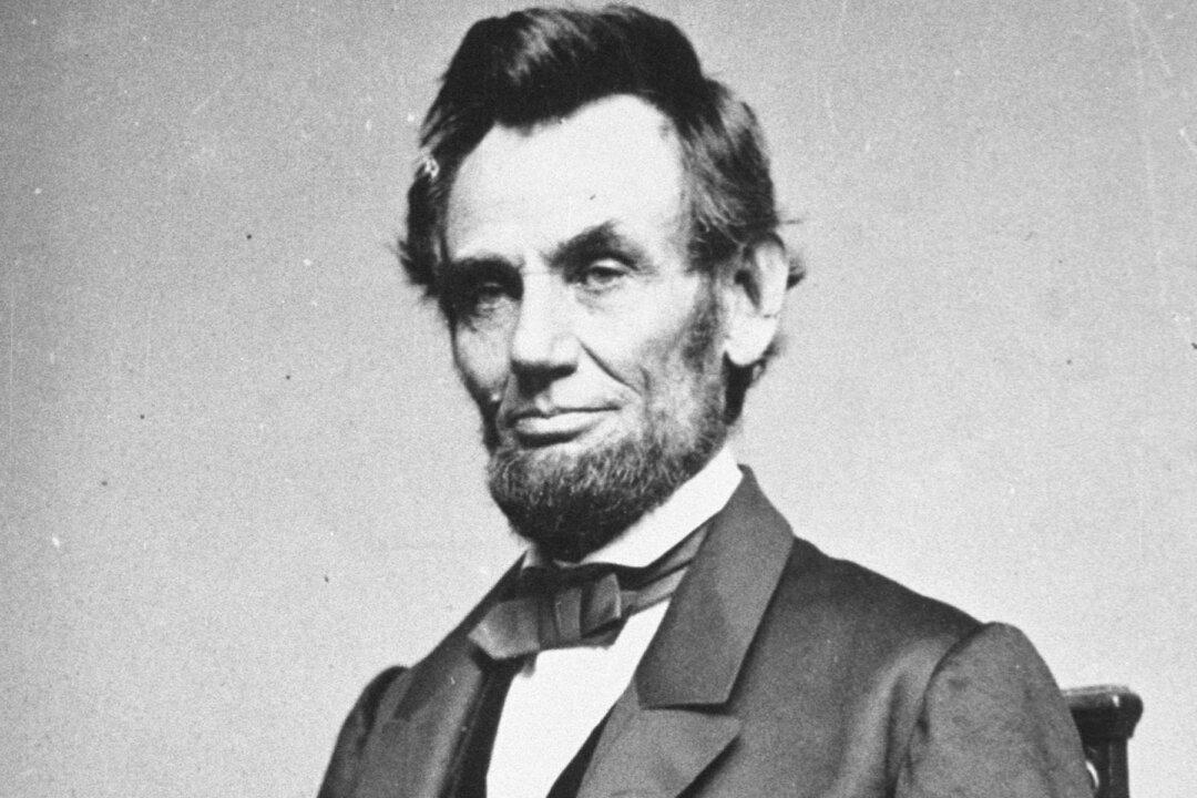 Abraham Lincoln’s Gesture Toward a Dying Soldier Shows Why He Was a Great Leader