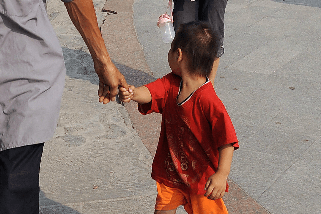 Husband and Wife Adopt Son Due to Infertility, Boy Was Born From Father’s Extramarital Affair