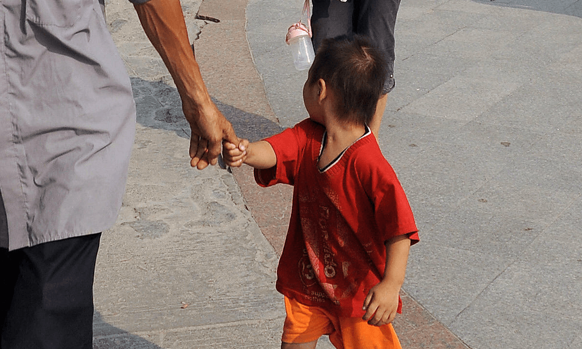 Husband and Wife Adopt Son Due to Infertility, Boy Was Born From Father’s Extramarital Affair