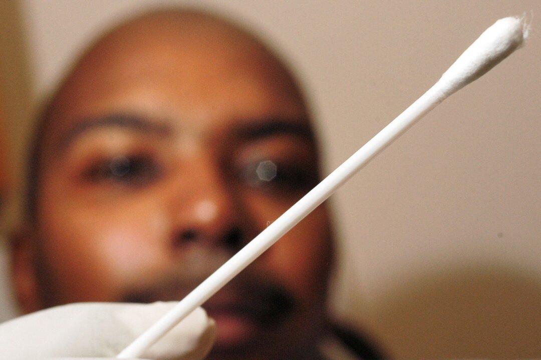 Cotton Swab Stuck Inside a Man’s Ear Made Him Forget People’s Names, Caused Seizure