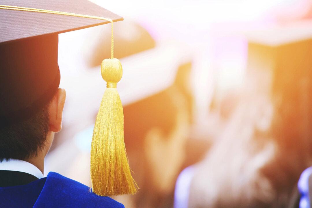 From Homeless to Harvard, Houston Teen Valedictorian Makes It to Ivy League University