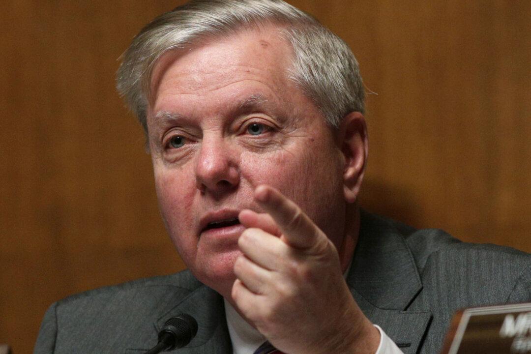 Sen. Lindsey Graham Speaks at Mar-a-Lago Dinner As Mueller Probe Ends