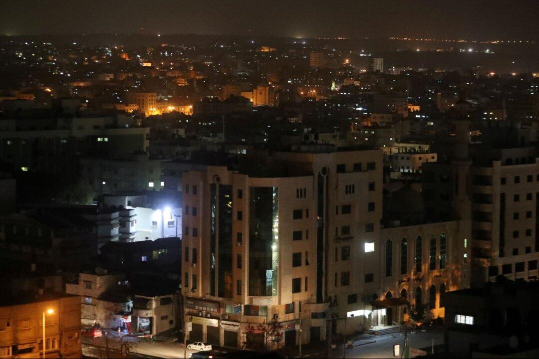 Israel Bombs Hamas Facilities in Gaza After Rockets Fired at Tel Aviv